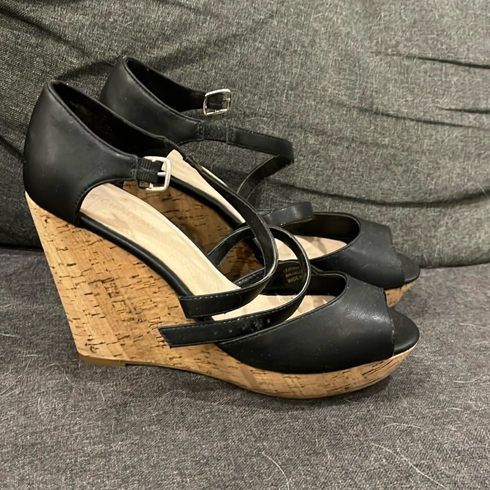 Le Chateau Black Wedges